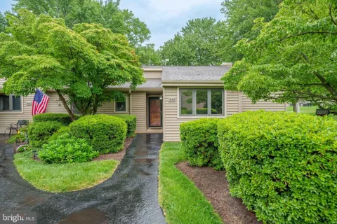869 JEFFERSON WAY