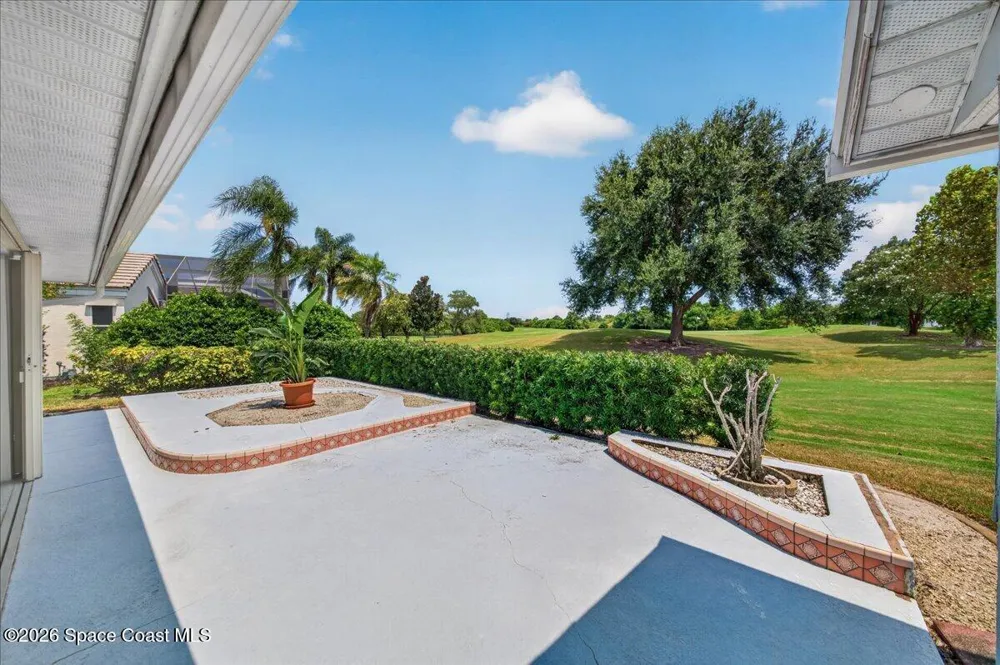 569 Spring Lake Drive Melbourne, FL 32940