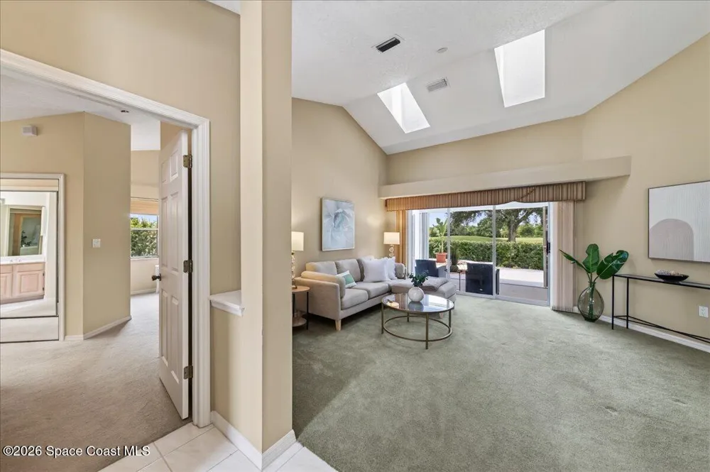 569 Spring Lake Drive Melbourne, FL 32940
