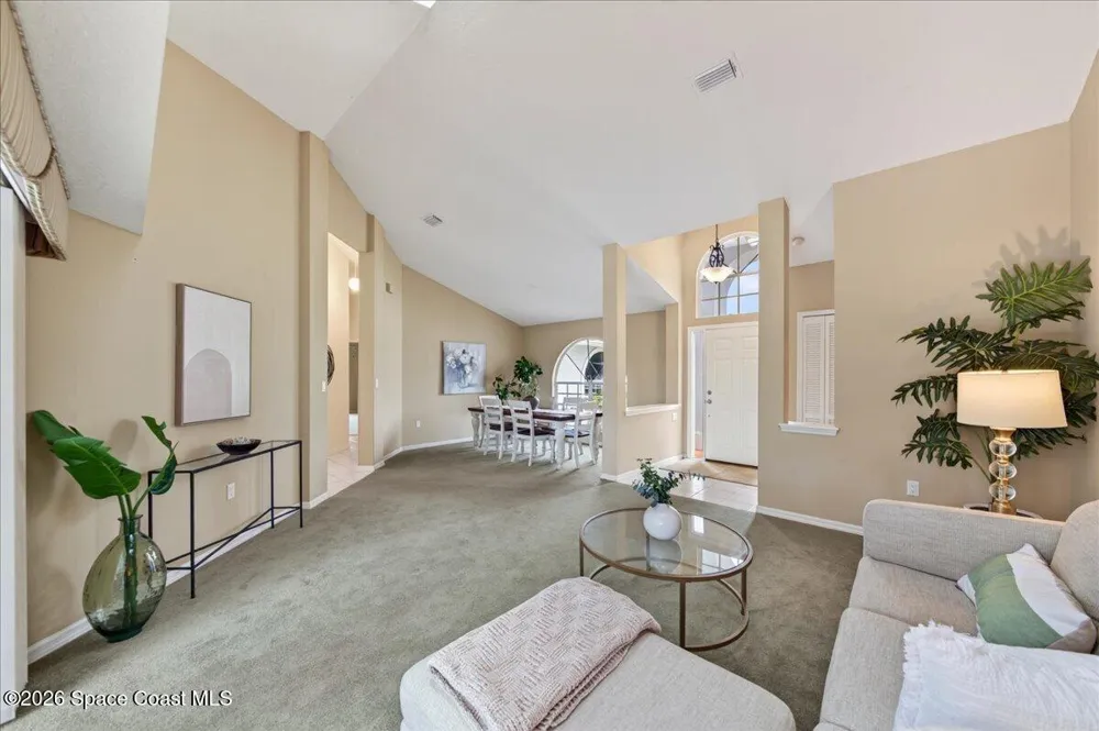 569 Spring Lake Drive Melbourne, FL 32940