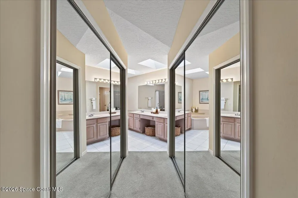 569 Spring Lake Drive Melbourne, FL 32940