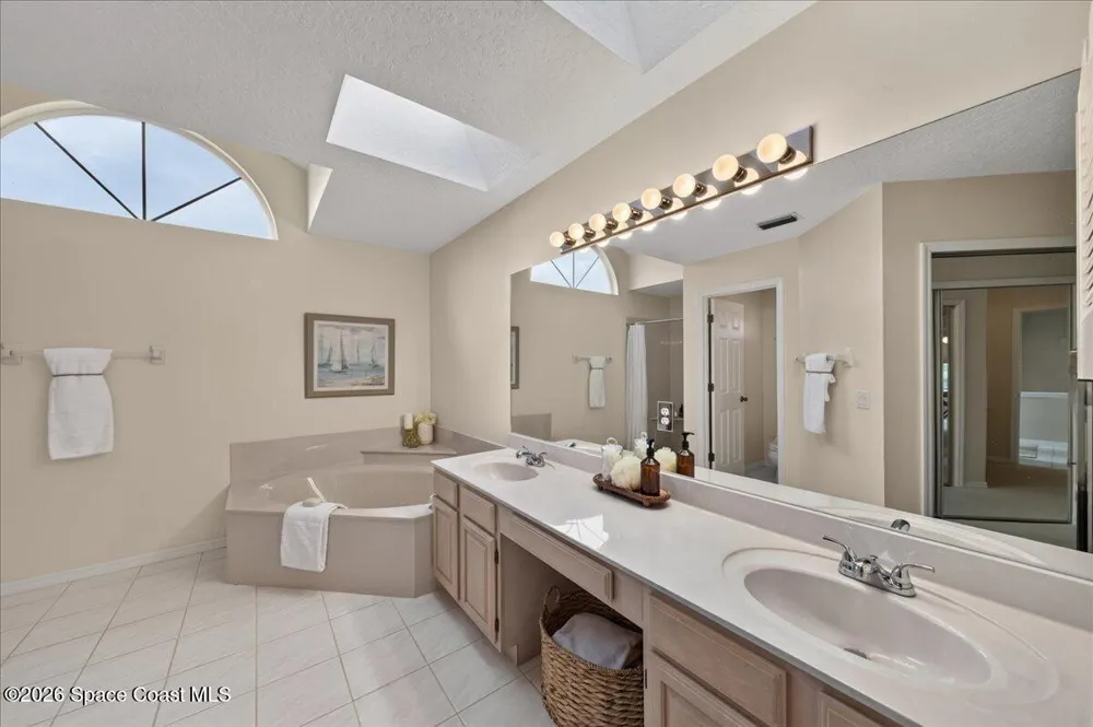 569 Spring Lake Drive Melbourne, FL 32940