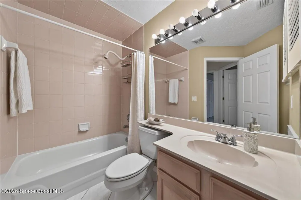569 Spring Lake Drive Melbourne, FL 32940