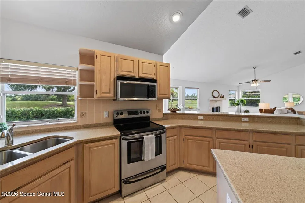 569 Spring Lake Drive Melbourne, FL 32940