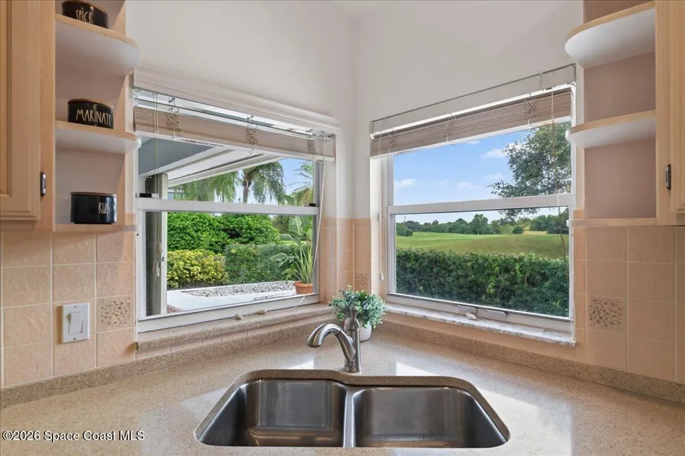 569 Spring Lake Drive Melbourne, FL 32940