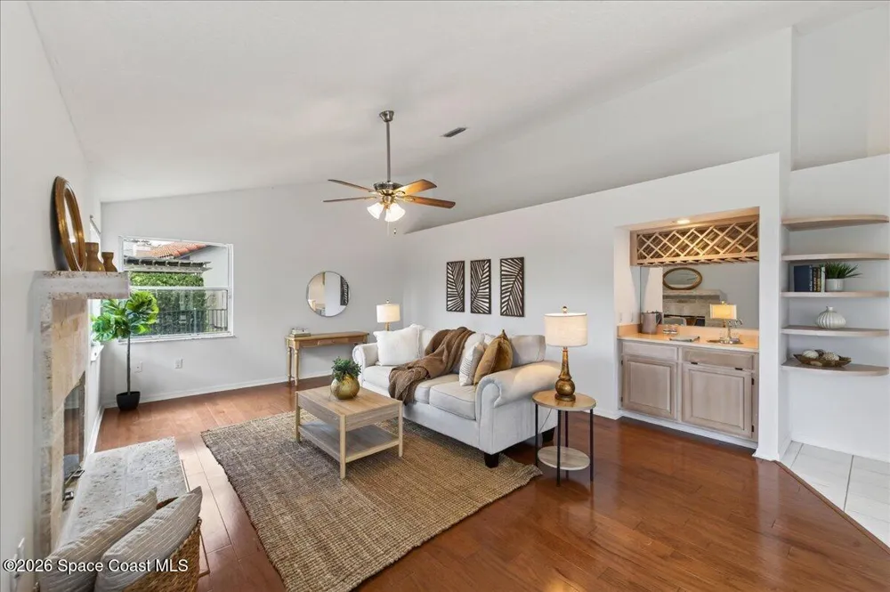 569 Spring Lake Drive Melbourne, FL 32940
