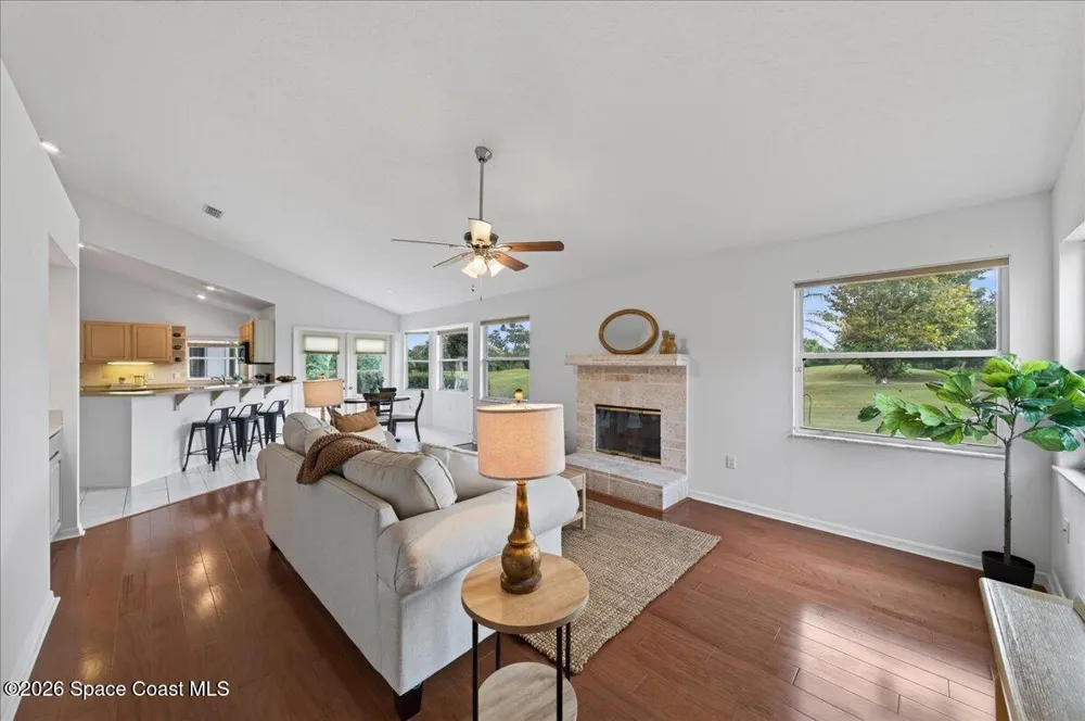 569 Spring Lake Drive Melbourne, FL 32940