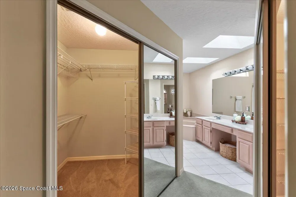 569 Spring Lake Drive Melbourne, FL 32940