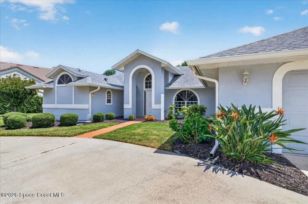 569 Spring Lake Drive Melbourne, FL 32940