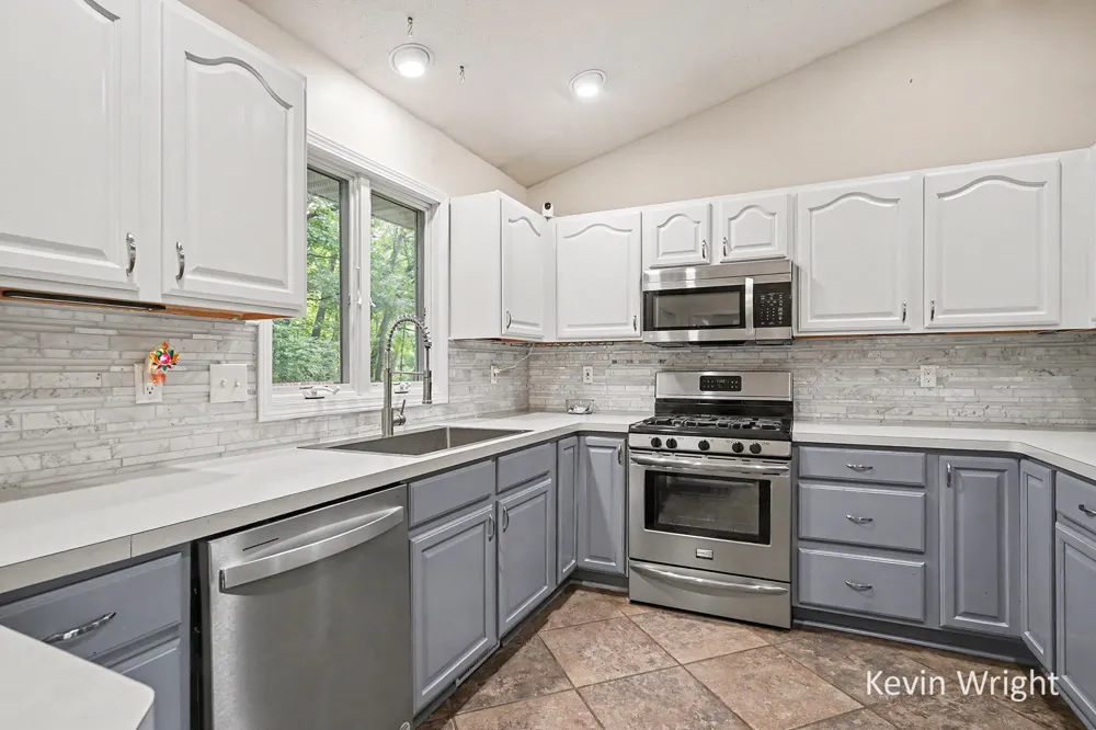 1802 Duchess Court Muskegon, MI 49445