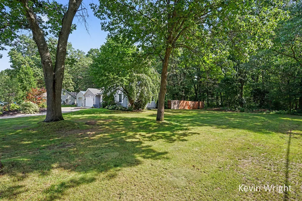 1802 Duchess Court Muskegon, MI 49445