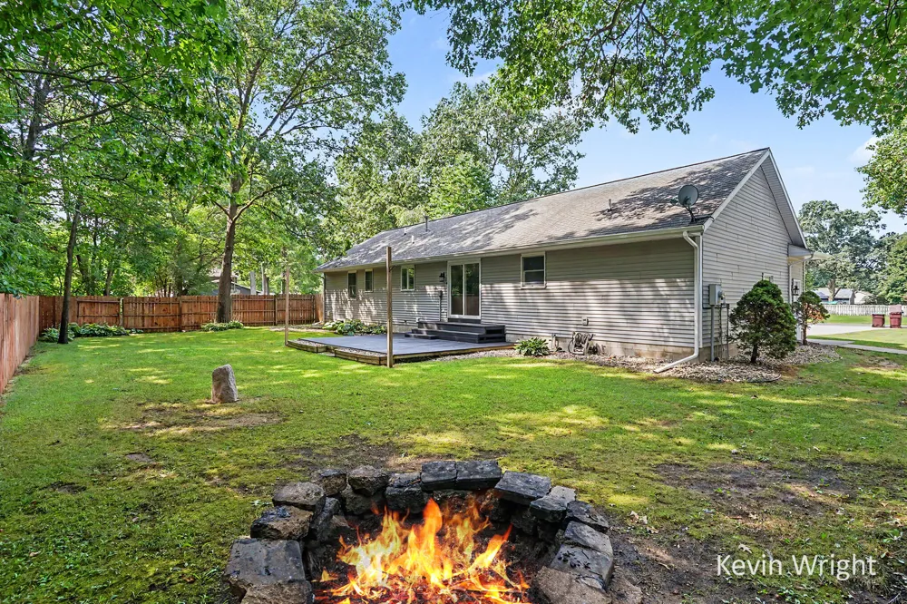 1802 Duchess Court Muskegon, MI 49445