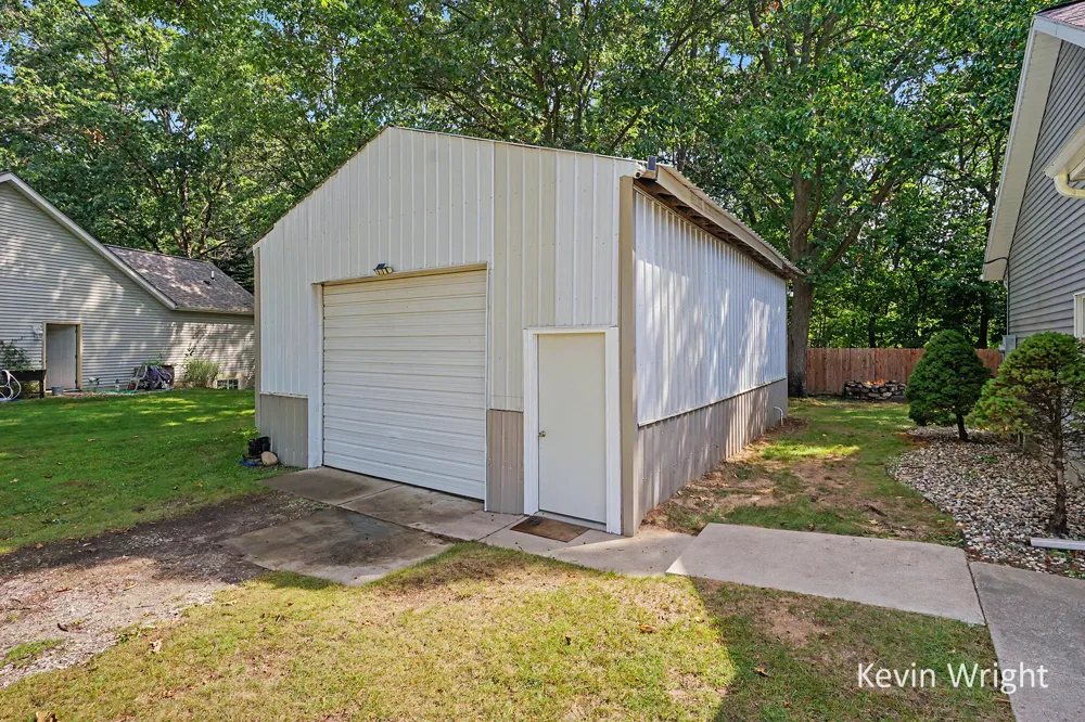 1802 Duchess Court Muskegon, MI 49445