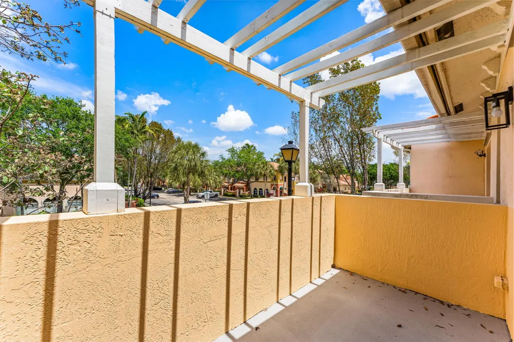 205 S Santa Catalina Circle #205 North Lauderdale, FL 33068