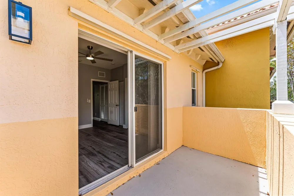 205 S Santa Catalina Circle #205 North Lauderdale, FL 33068