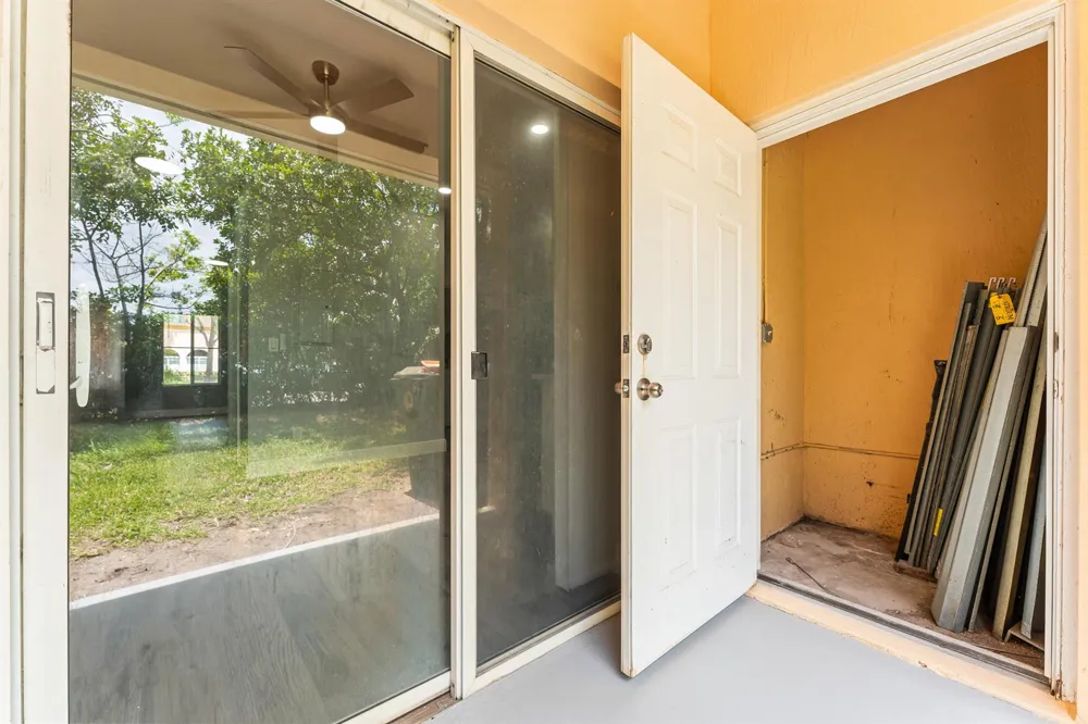 205 S Santa Catalina Circle #205 North Lauderdale, FL 33068