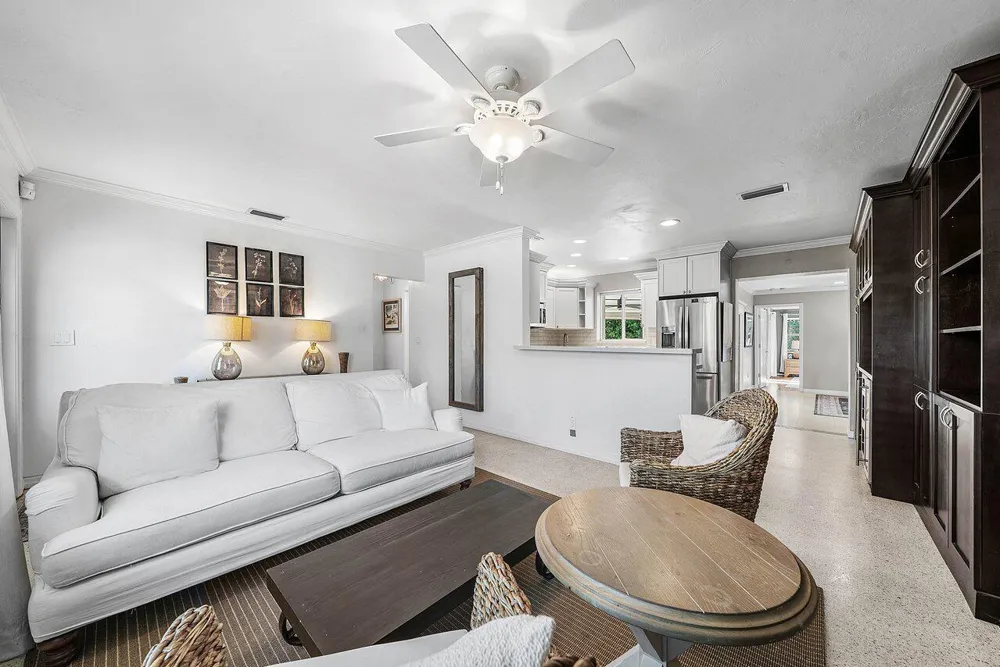 124 Bonnie Briar Lane Delray Beach, FL 33444