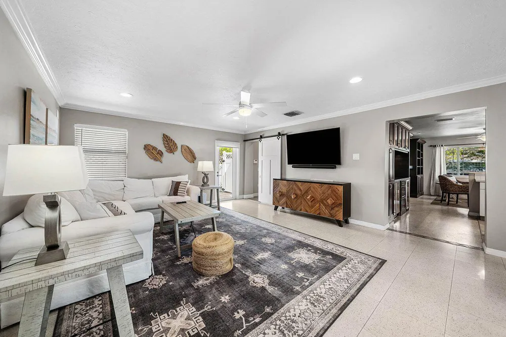 124 Bonnie Briar Lane Delray Beach, FL 33444