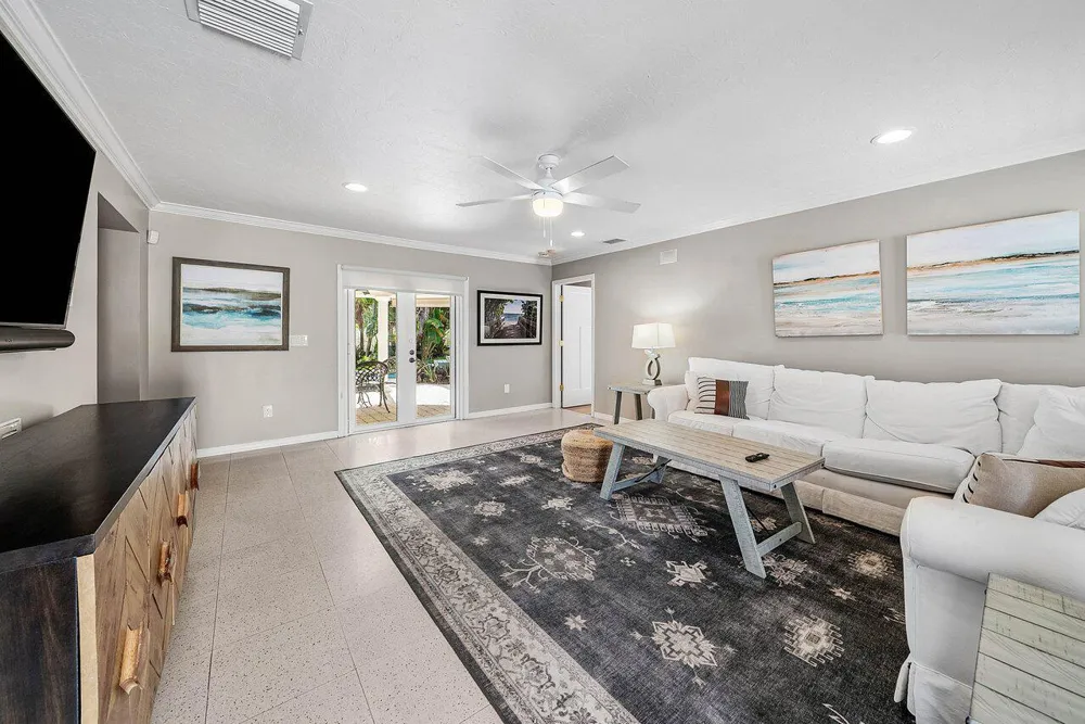 124 Bonnie Briar Lane Delray Beach, FL 33444