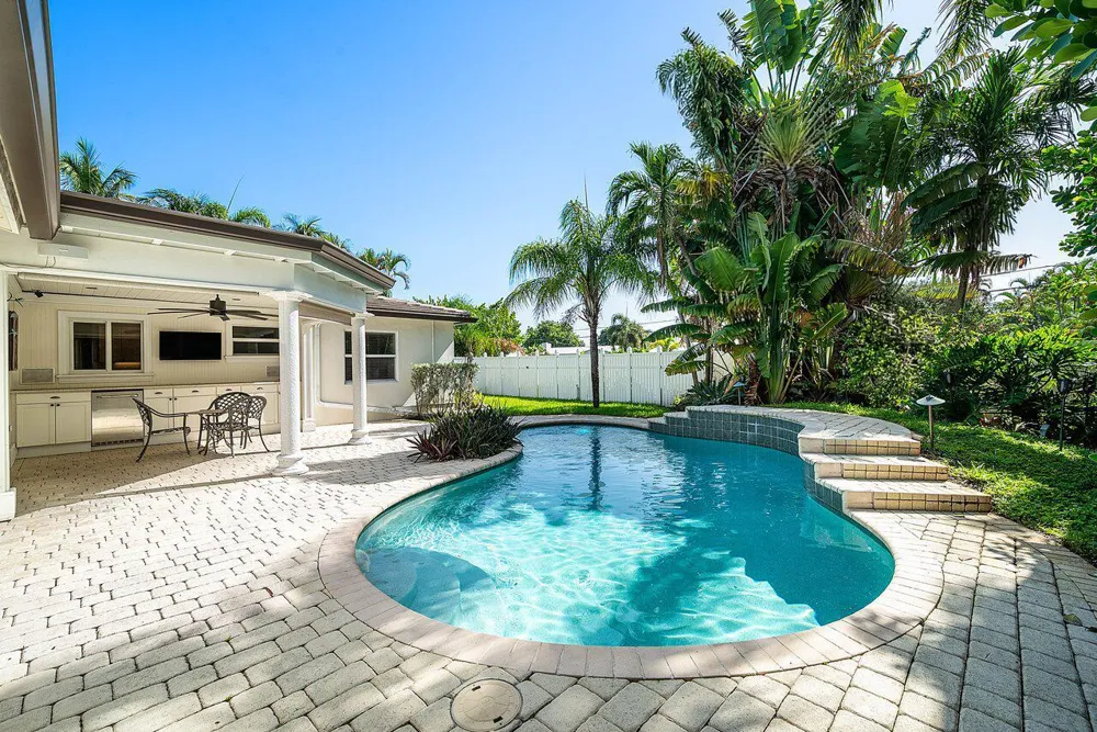 124 Bonnie Briar Lane Delray Beach, FL 33444