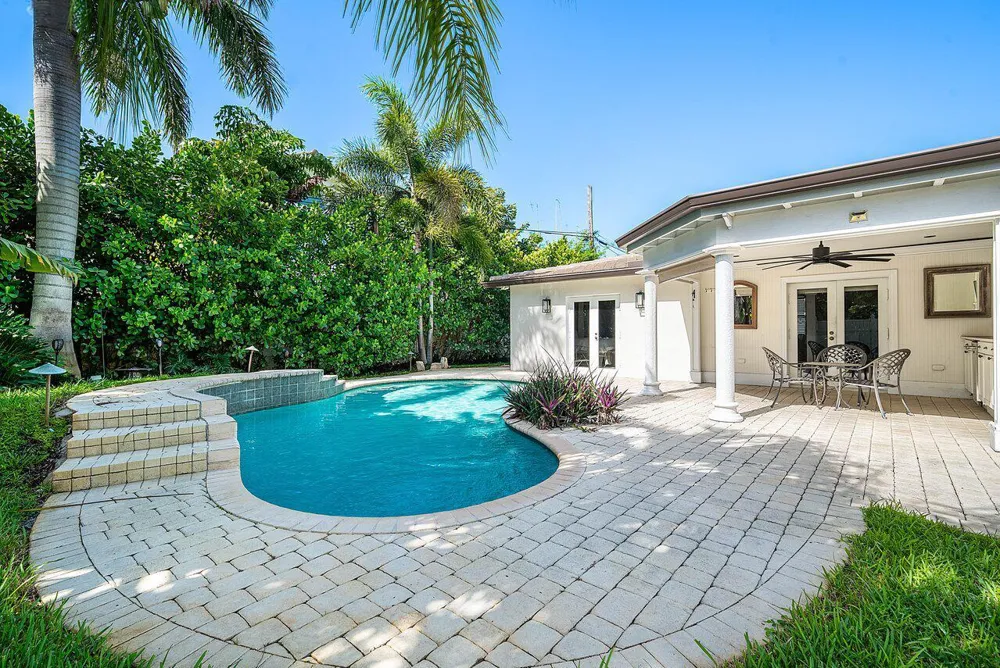 124 Bonnie Briar Lane Delray Beach, FL 33444