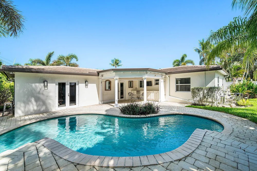 124 Bonnie Briar Lane Delray Beach, FL 33444
