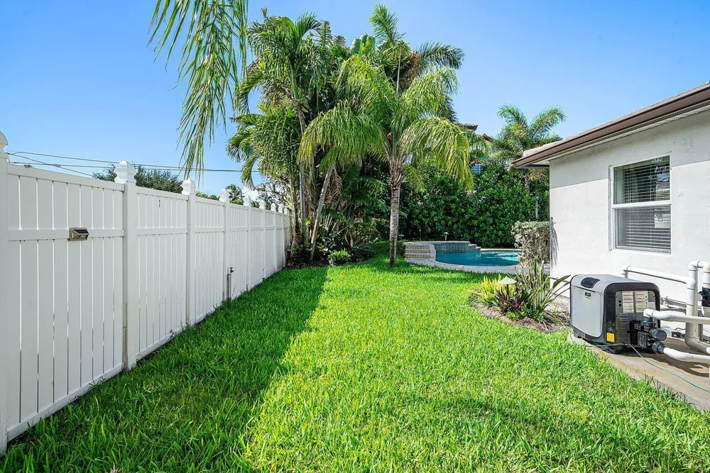 124 Bonnie Briar Lane Delray Beach, FL 33444