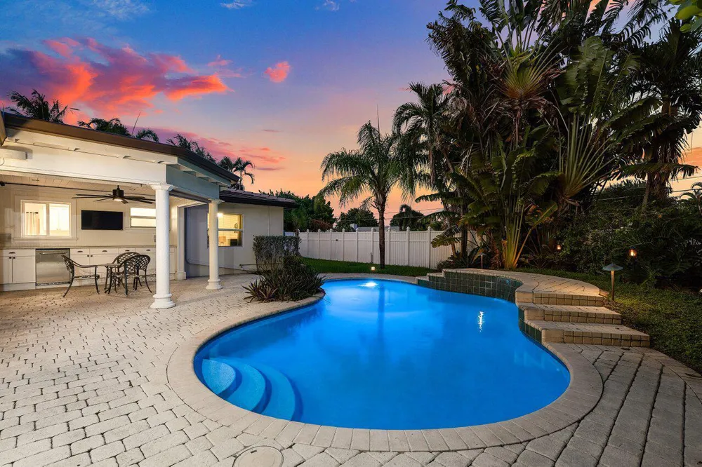124 Bonnie Briar Lane Delray Beach, FL 33444