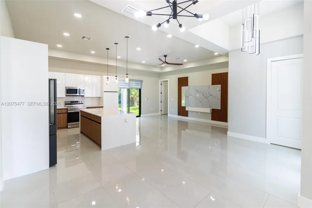 1015 E BAGGET ST Lehigh Acres, FL 33974
