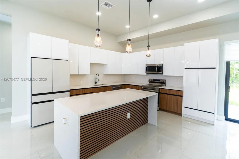 1015 E BAGGET ST Lehigh Acres, FL 33974