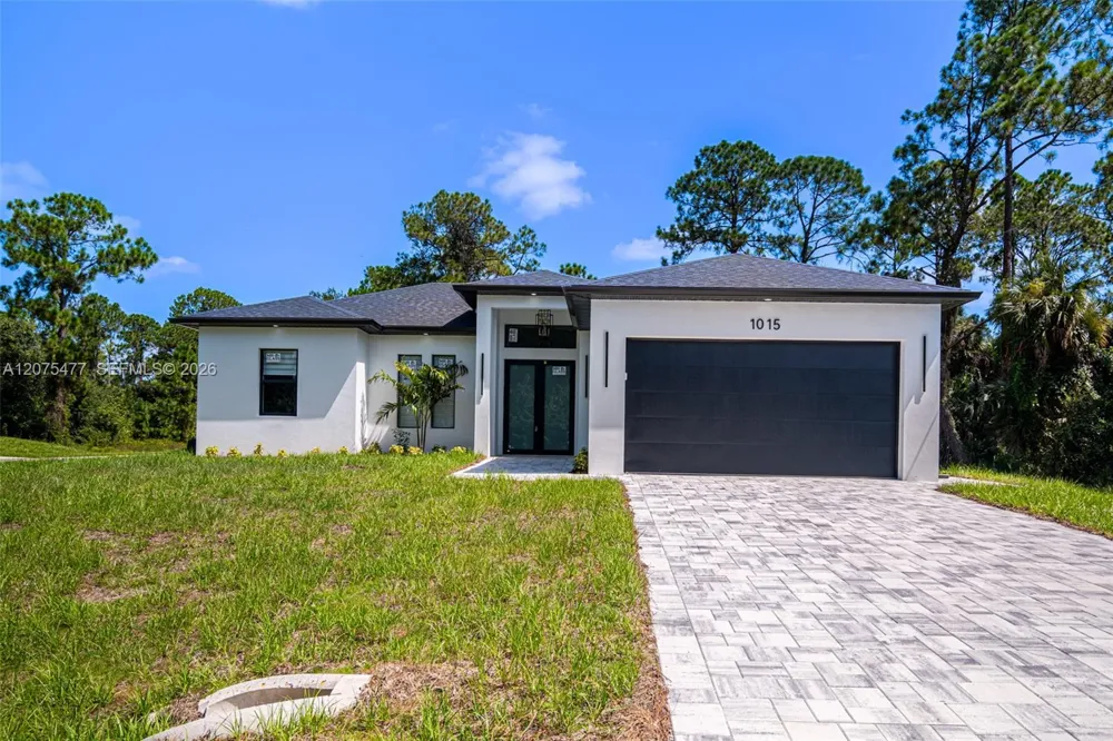 1015 E BAGGET ST Lehigh Acres, FL 33974