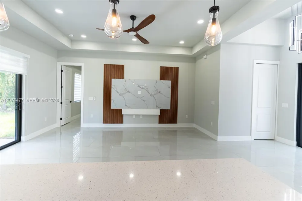 1015 E BAGGET ST Lehigh Acres, FL 33974