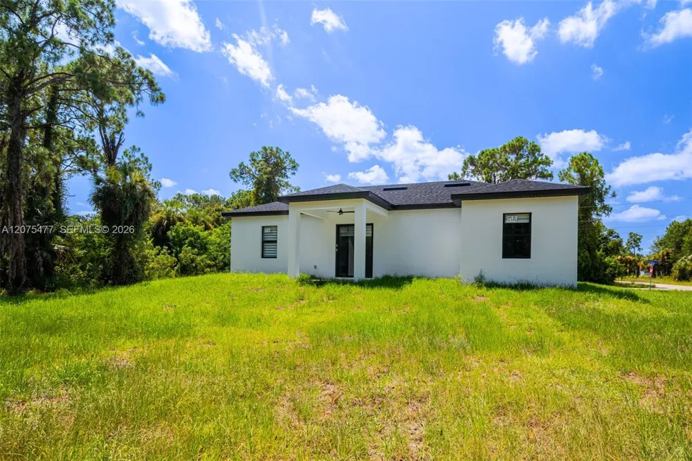1015 E BAGGET ST Lehigh Acres, FL 33974