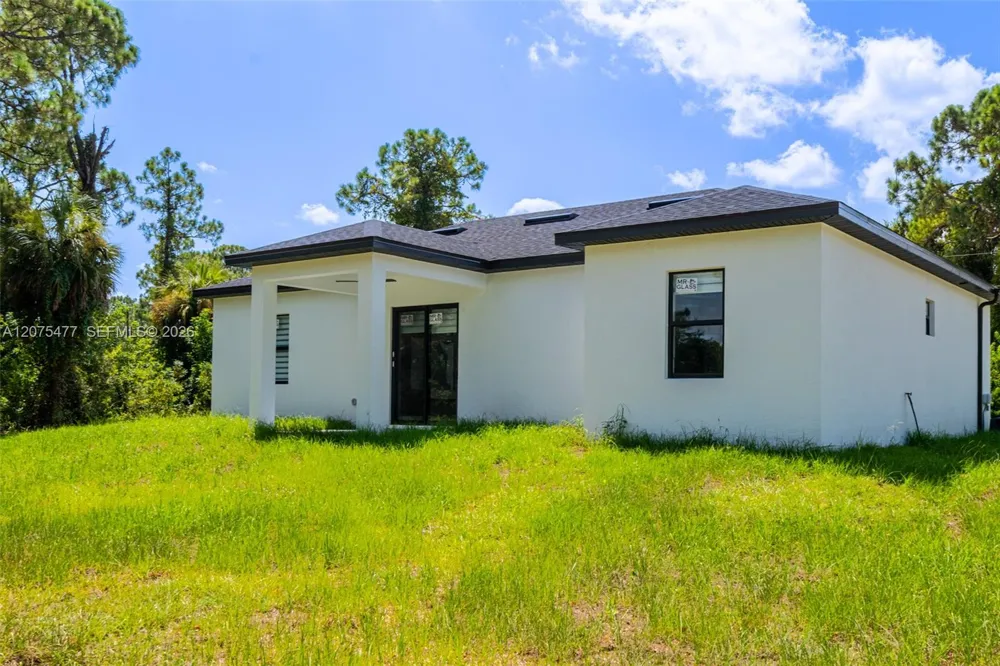 1015 E BAGGET ST Lehigh Acres, FL 33974