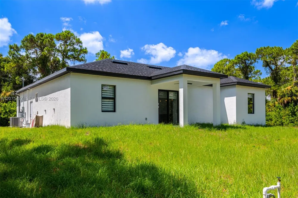1015 E BAGGET ST Lehigh Acres, FL 33974
