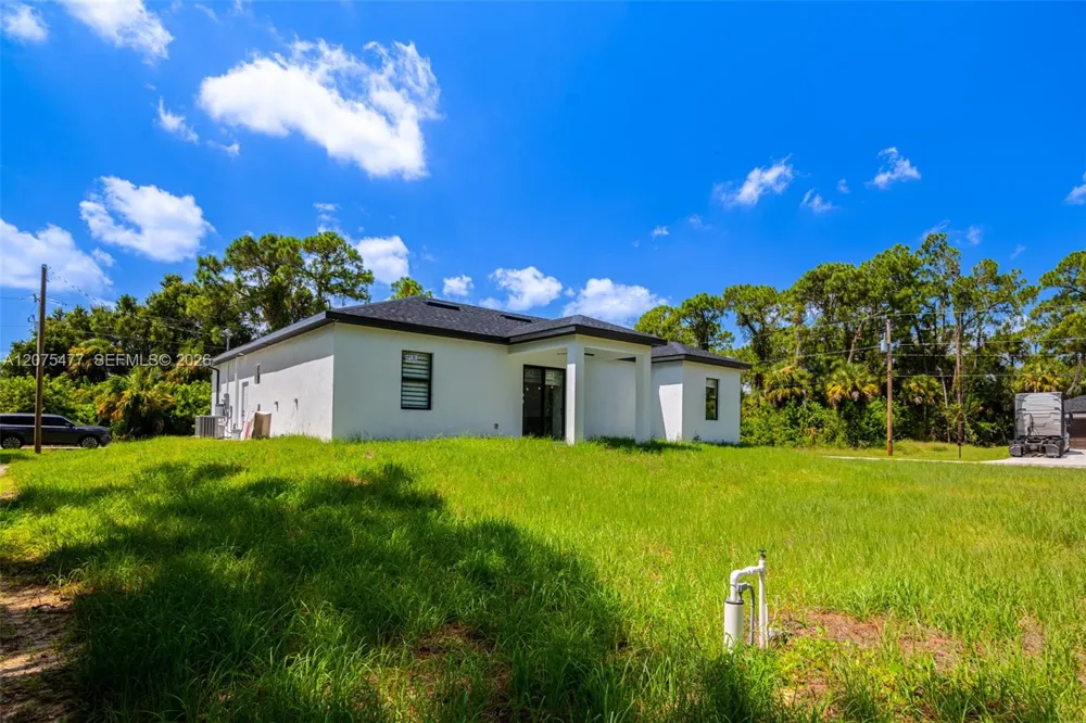 1015 E BAGGET ST Lehigh Acres, FL 33974