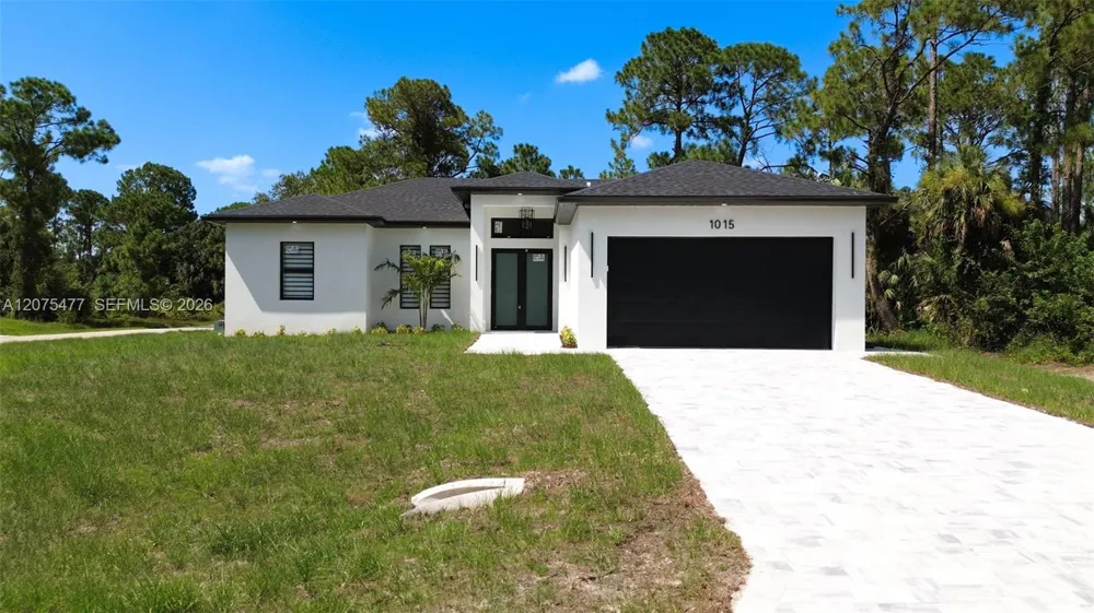 1015 E BAGGET ST Lehigh Acres, FL 33974