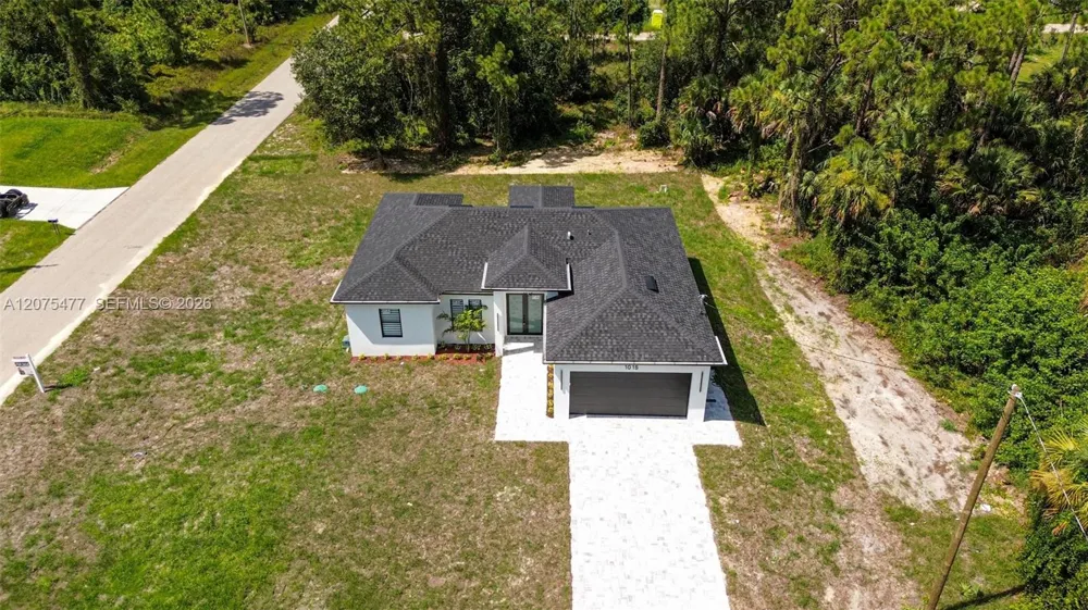 1015 E BAGGET ST Lehigh Acres, FL 33974