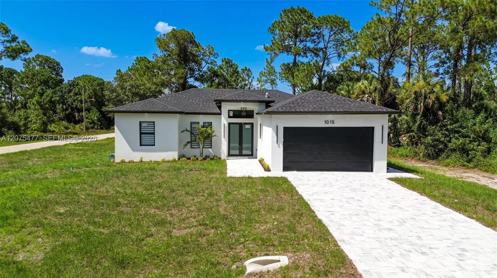 1015 E BAGGET ST Lehigh Acres, FL 33974