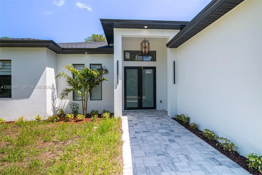 1015 E BAGGET ST Lehigh Acres, FL 33974