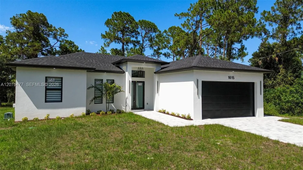 1015 E BAGGET ST Lehigh Acres, FL 33974