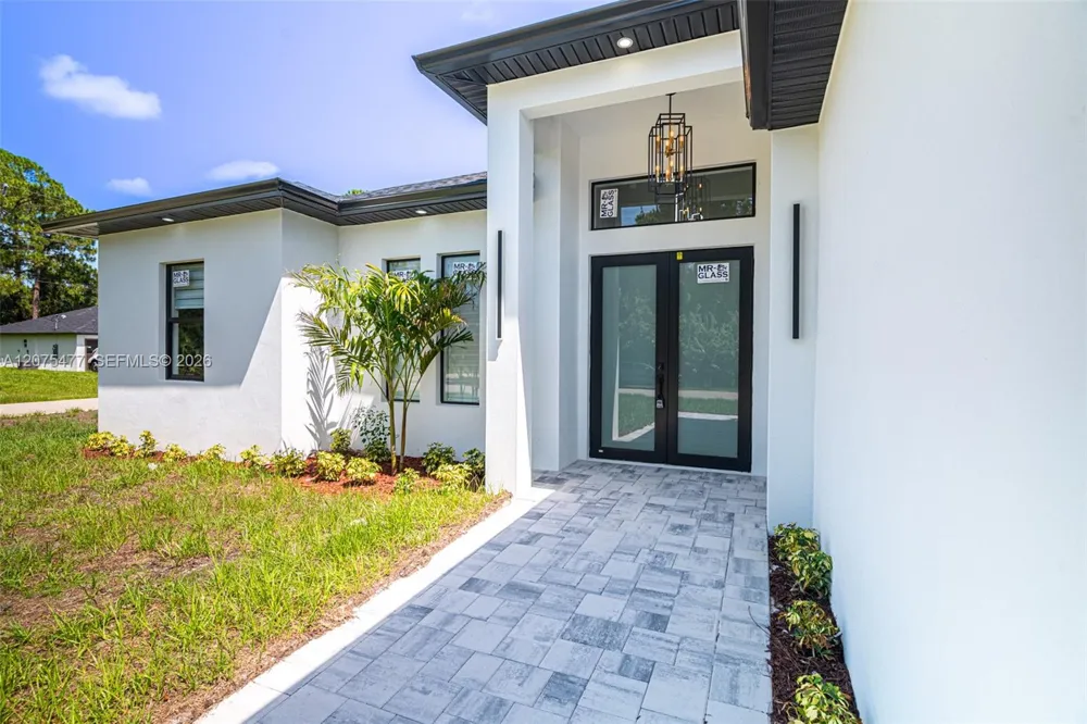1015 E BAGGET ST Lehigh Acres, FL 33974