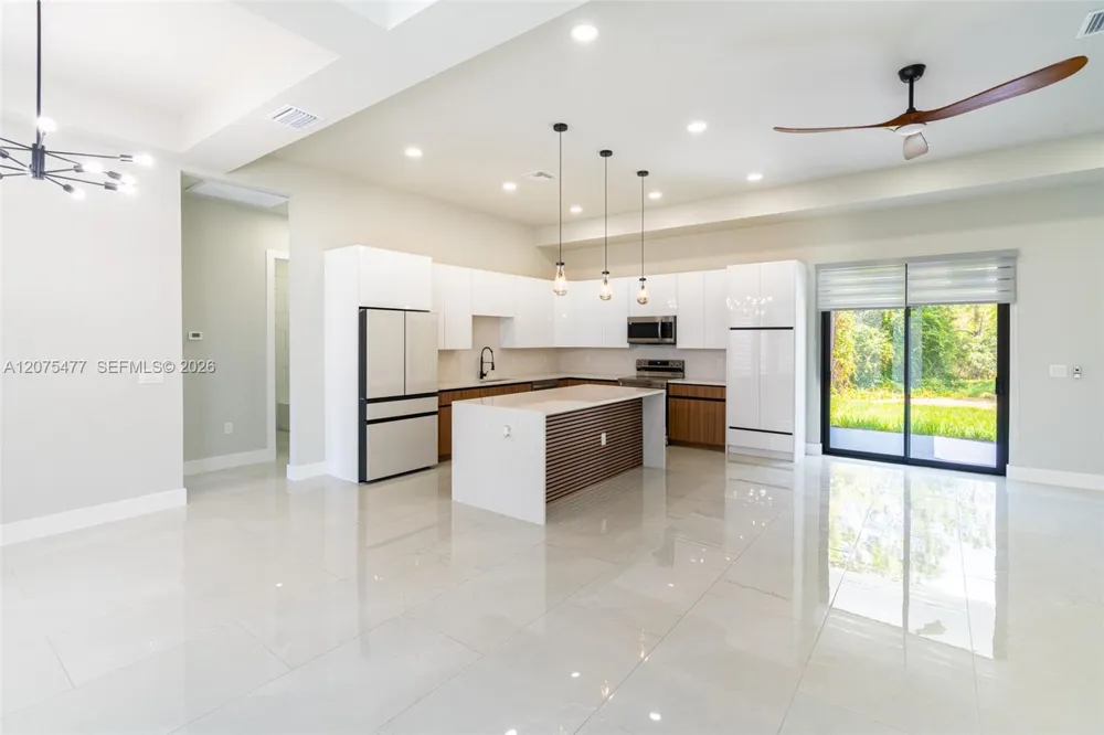 1015 E BAGGET ST Lehigh Acres, FL 33974