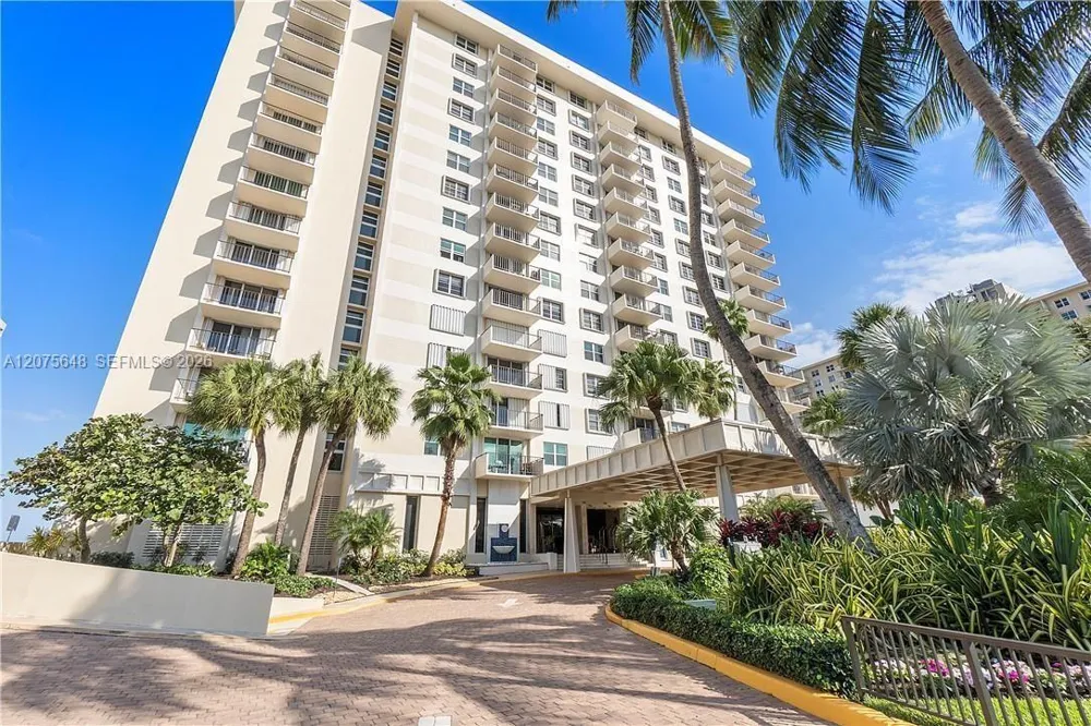 1900 S Ocean Blvd #14L Lauderdale By The Sea, FL 33062