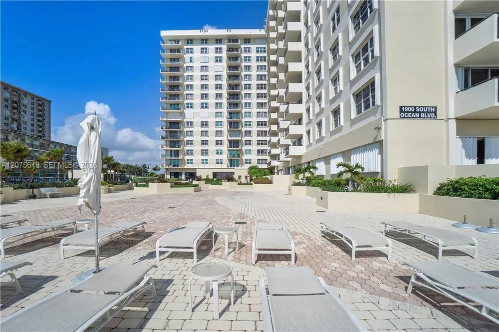 1900 S Ocean Blvd #14L Lauderdale By The Sea, FL 33062