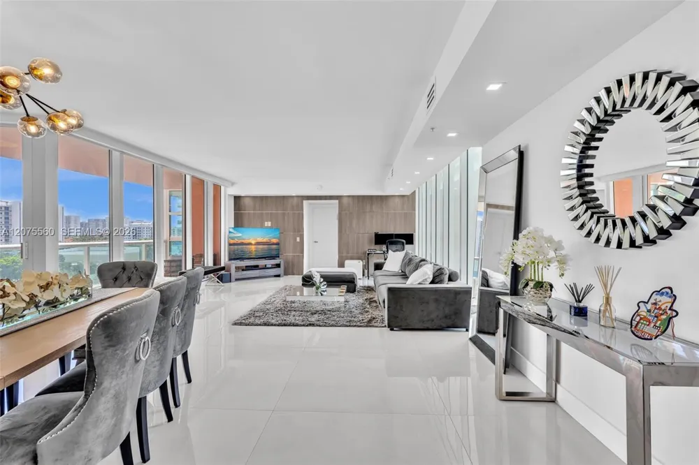 3370 Hidden Bay Dr #815 Aventura, FL 33180
