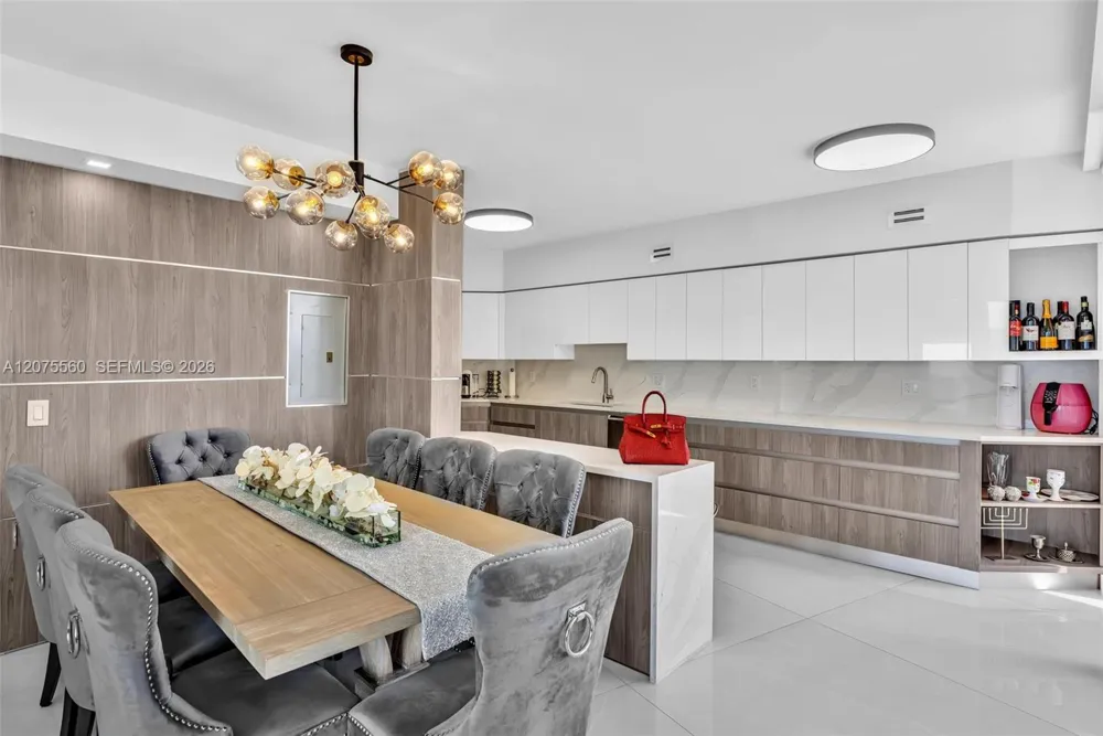 3370 Hidden Bay Dr #815 Aventura, FL 33180