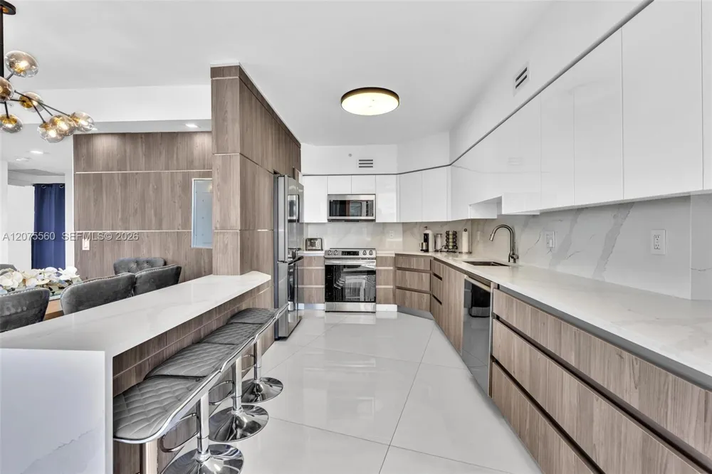 3370 Hidden Bay Dr #815 Aventura, FL 33180