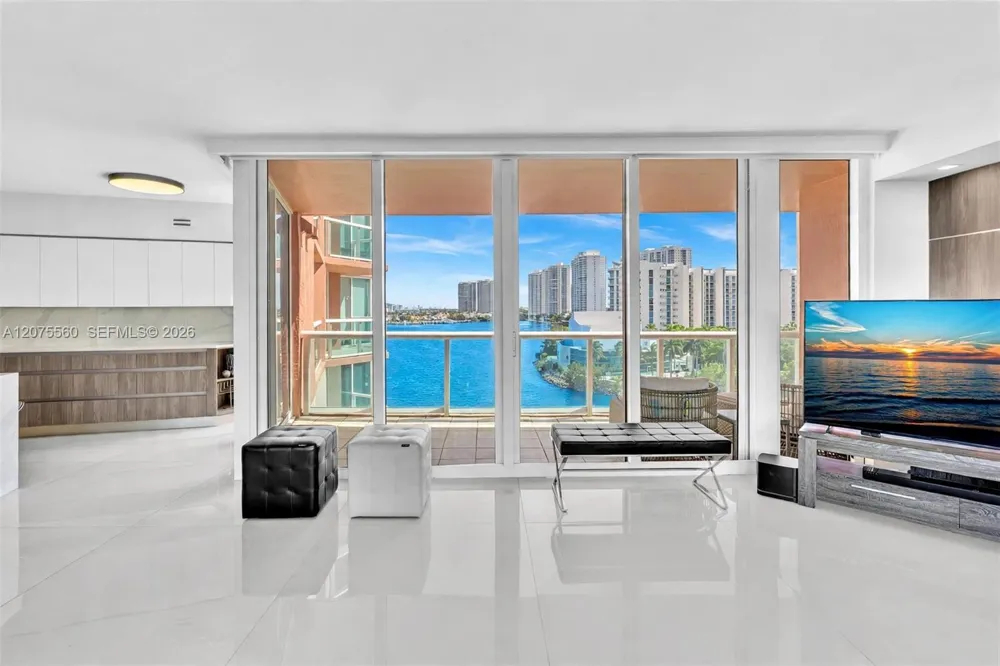 3370 Hidden Bay Dr #815 Aventura, FL 33180