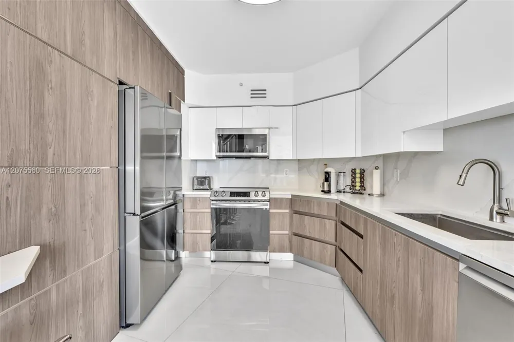 3370 Hidden Bay Dr #815 Aventura, FL 33180